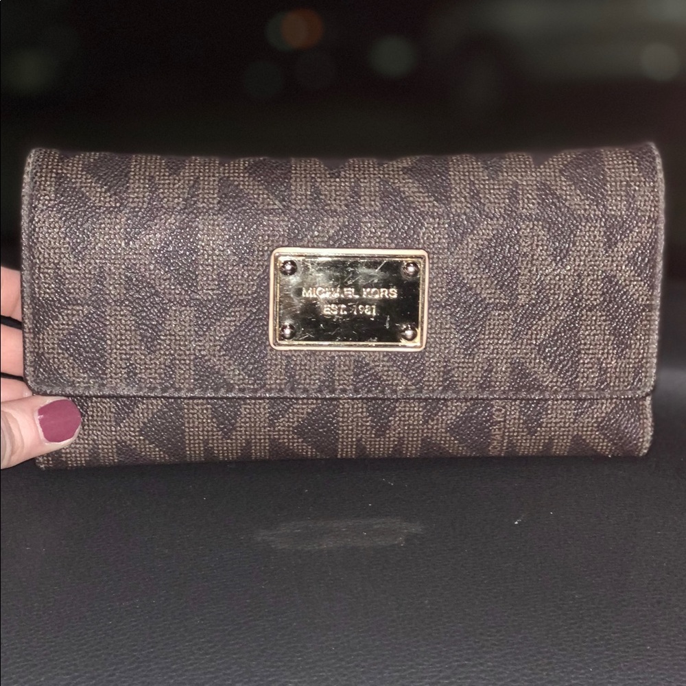 Michael Kors Signature Tri-Fold Wallet